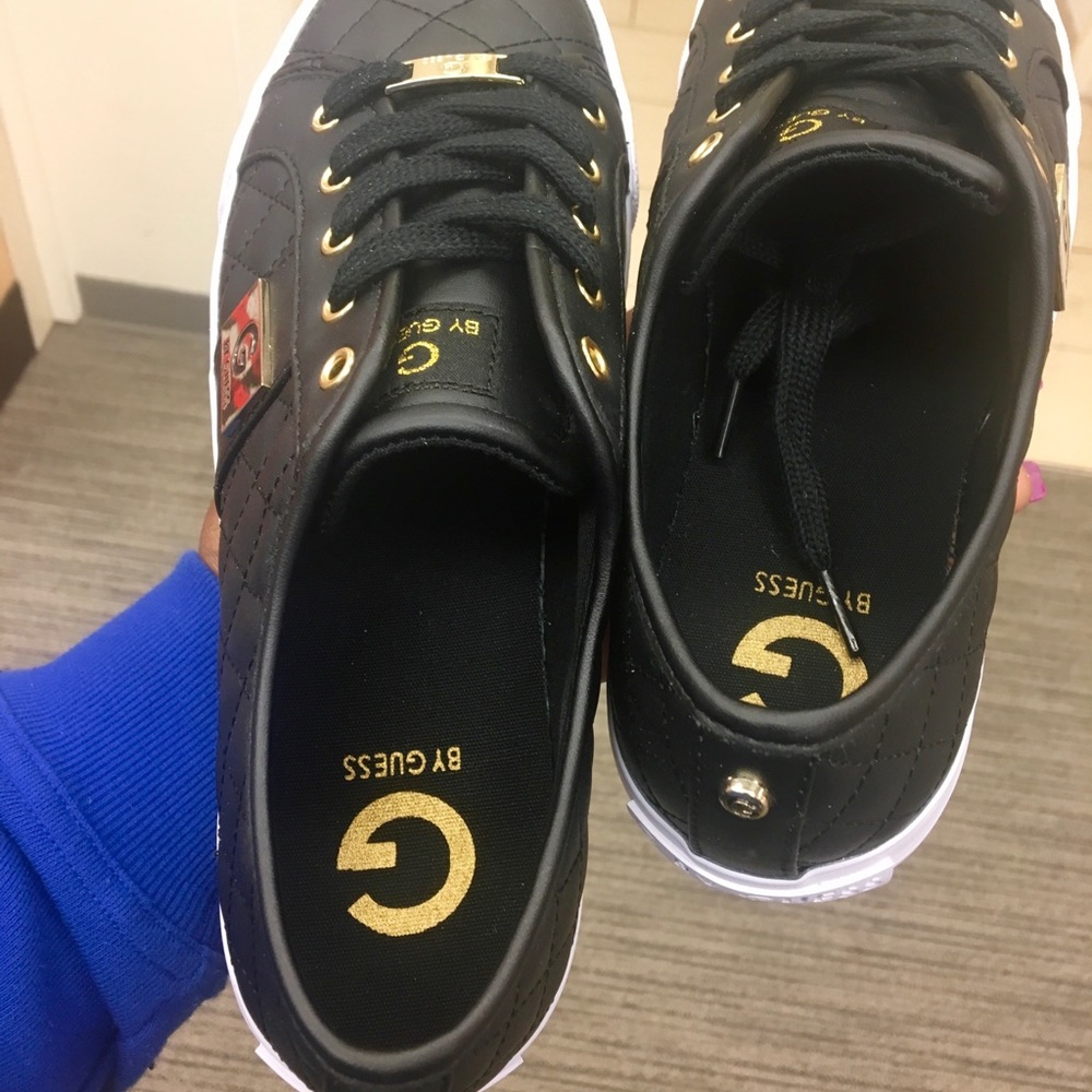 Sneakers - Picture 2 of 6